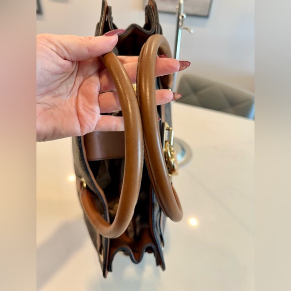 Michael Kors Hamilton Gold lock bag - Picture 9 of 16